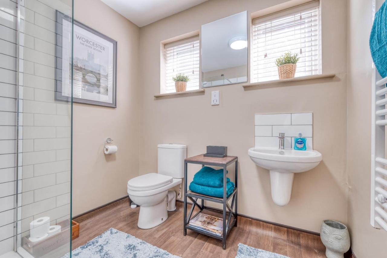 Gorgeous 1-Bed City Apartment, Sleeps 4 Worcester Esterno foto